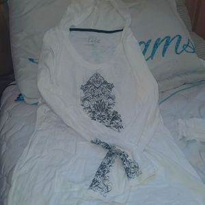 Hoodie new without tags, pocket in front super thin material